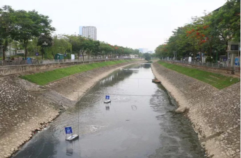 Hà[-]Nội[-]xả[-]nước[-]cuốn[-]trôi[-]toàn[-]bộ[-]kết[-]quả[-]thí[-]nghiệm[-]của[-]chuyên[-]gia[-]Nhật[-]ở[-]sông[-]Tô[-]Lịch